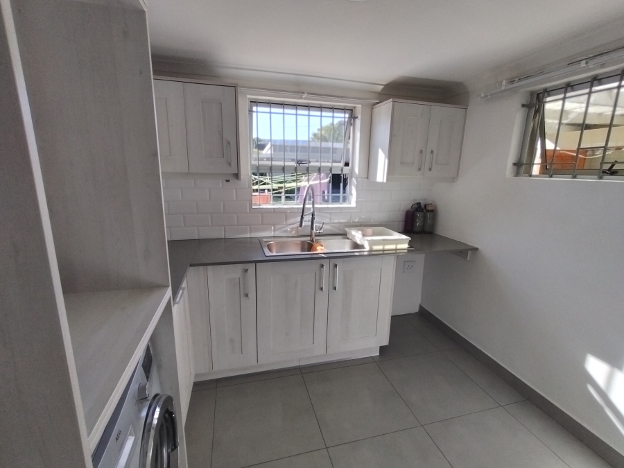 To Let 4 Bedroom Property for Rent in Brandwag Western Cape